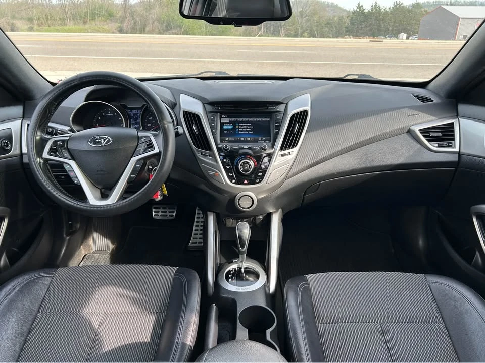 2016 Hyundai Veloster - Image 16 of 20