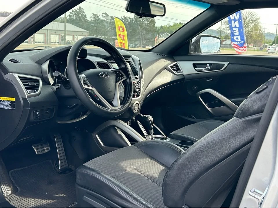 2016 Hyundai Veloster - Image 10 of 20