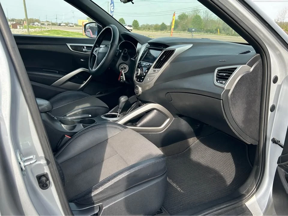 2016 Hyundai Veloster - Image 14 of 20