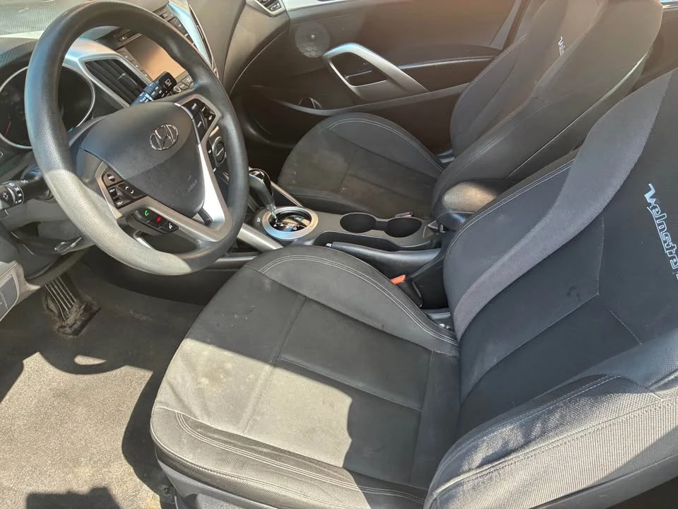 2016 Hyundai Veloster - Image 10 of 19