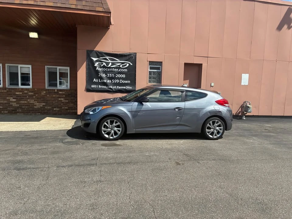 2016 Hyundai Veloster - Image 2 of 19