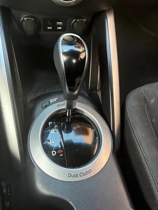 2016 Hyundai Veloster - Image 15 of 19