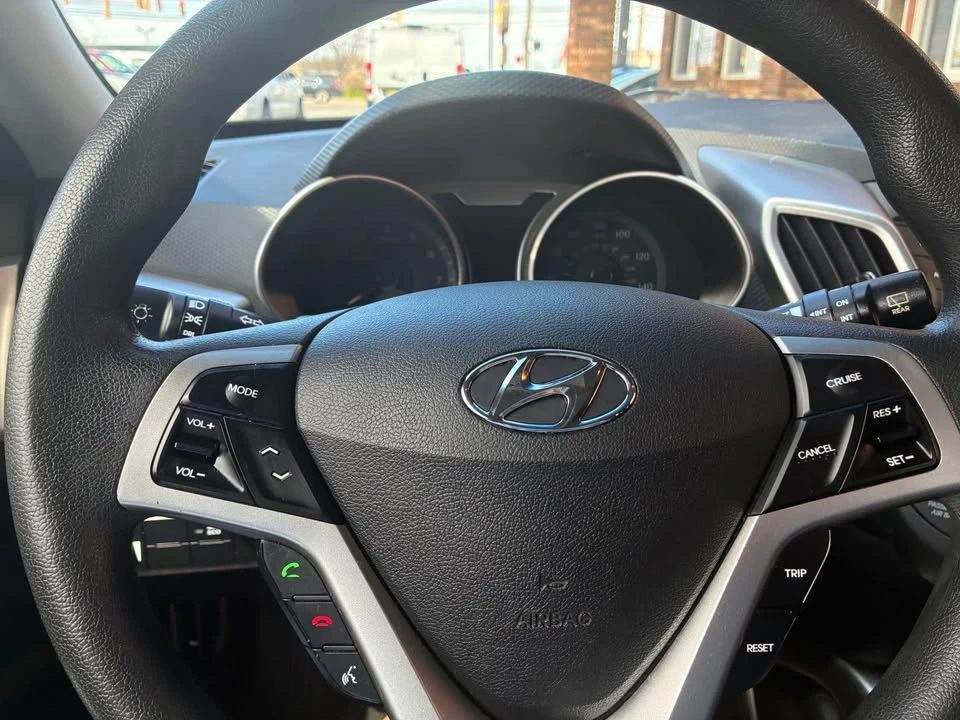 2016 Hyundai Veloster - Image 12 of 17