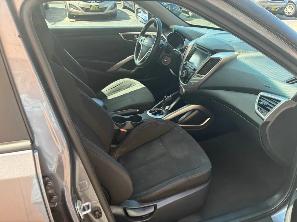 2016 Hyundai Veloster - Image 12 of 19