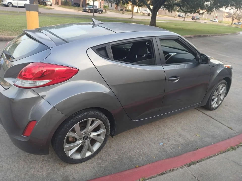 2016 Hyundai Veloster - Image 7 of 17