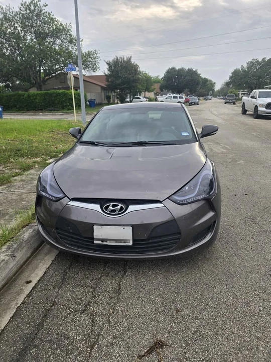 2016 Hyundai Veloster - Image 3 of 3
