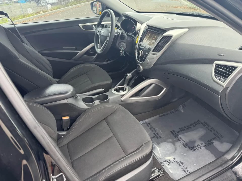 2016 Hyundai Veloster - Image 10 of 11