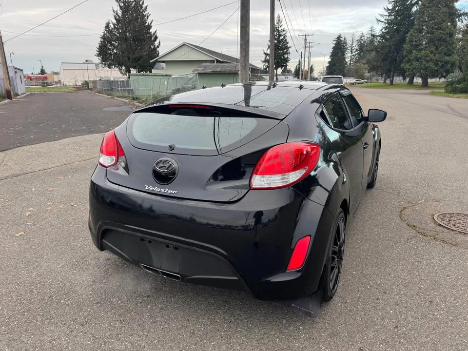 2016 Hyundai Veloster - Image 5 of 11
