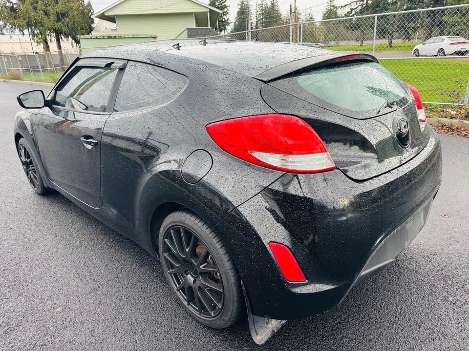 2016 Hyundai Veloster - Image 2 of 15