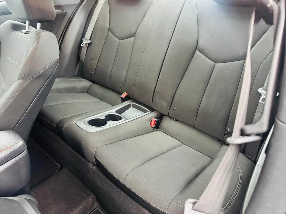 2016 Hyundai Veloster - Image 10 of 15