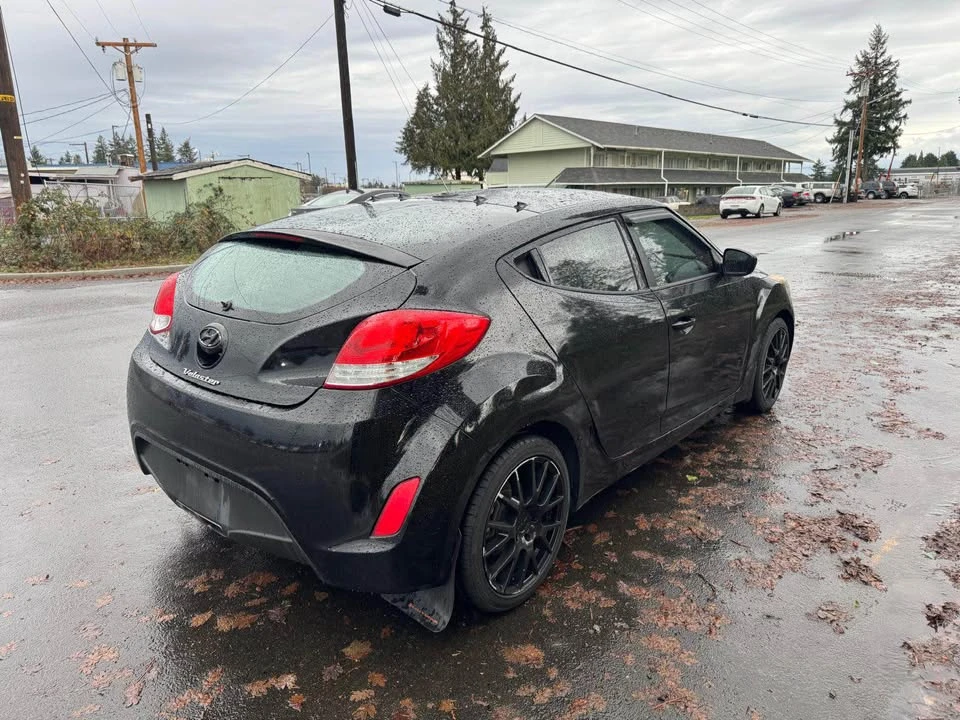2016 Hyundai Veloster - Image 4 of 10