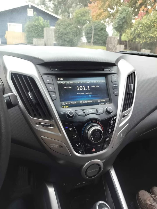 2016 Hyundai Veloster - Image 7 of 11