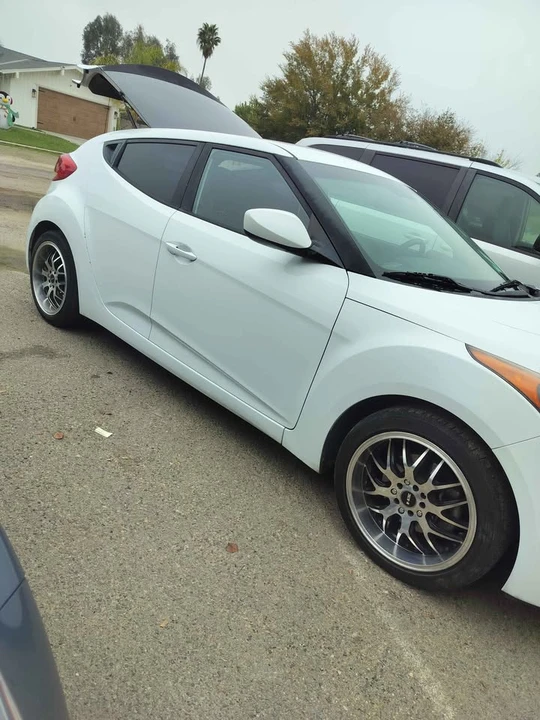 2016 Hyundai Veloster - Image 5 of 11