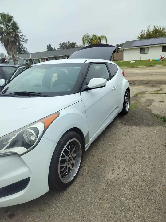 2016 Hyundai Veloster - Image 4 of 11