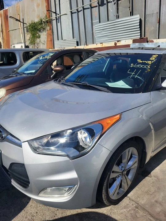 2016 Hyundai Veloster N - Image 2 of 3