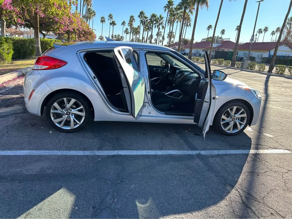 2016 Hyundai Veloster N - Image 4 of 12