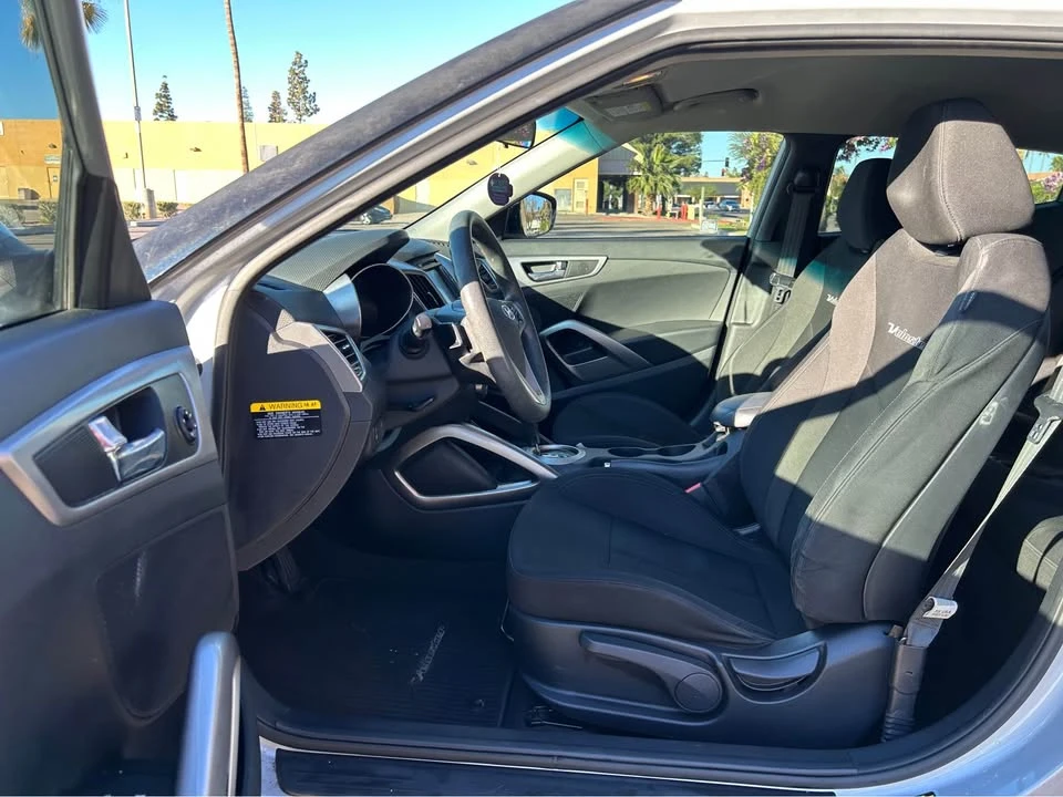 2016 Hyundai Veloster N - Image 10 of 12