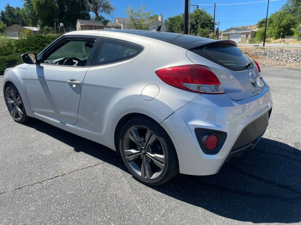 2016 Hyundai Veloster - Image 2 of 6