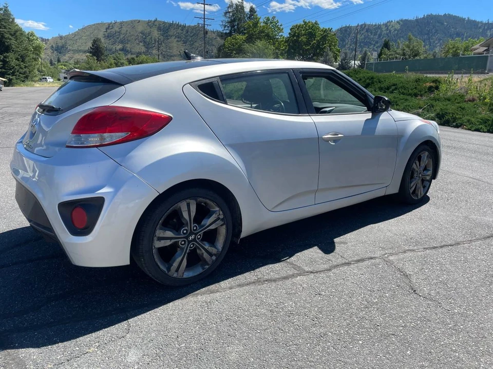2016 Hyundai Veloster - Image 4 of 6