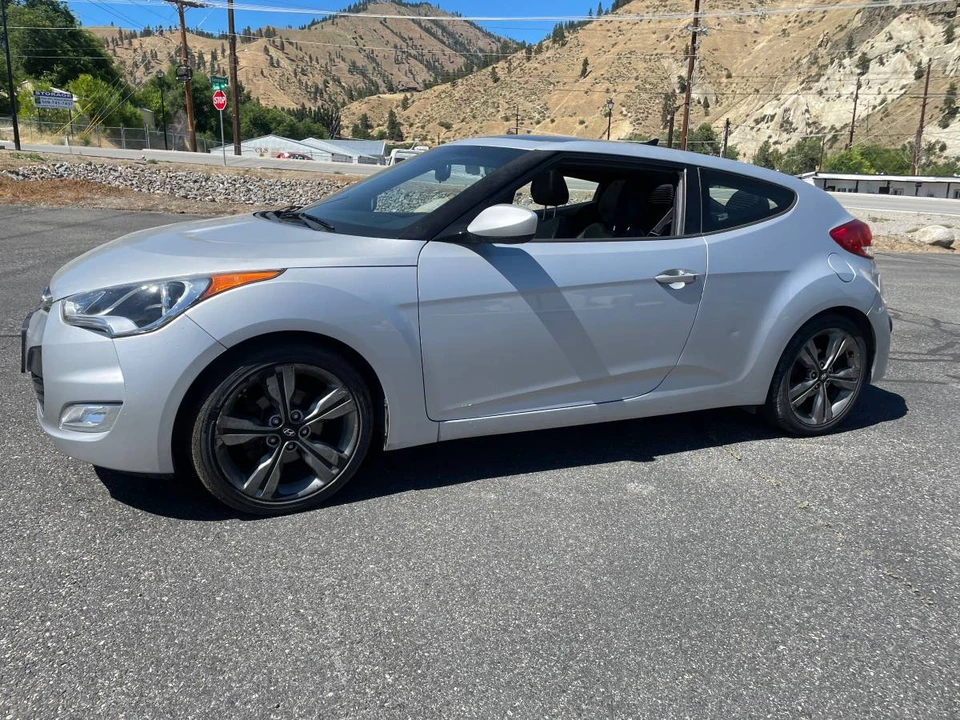 2016 Hyundai Veloster - Image 3 of 6