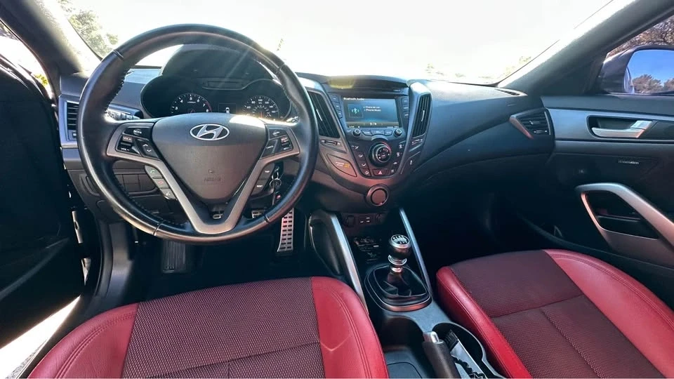 2016 Hyundai Veloster - Image 10 of 15