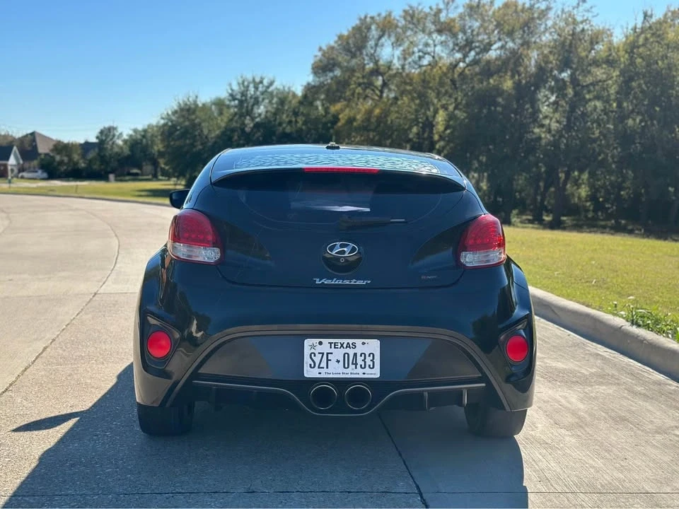 2016 Hyundai Veloster - Image 4 of 15