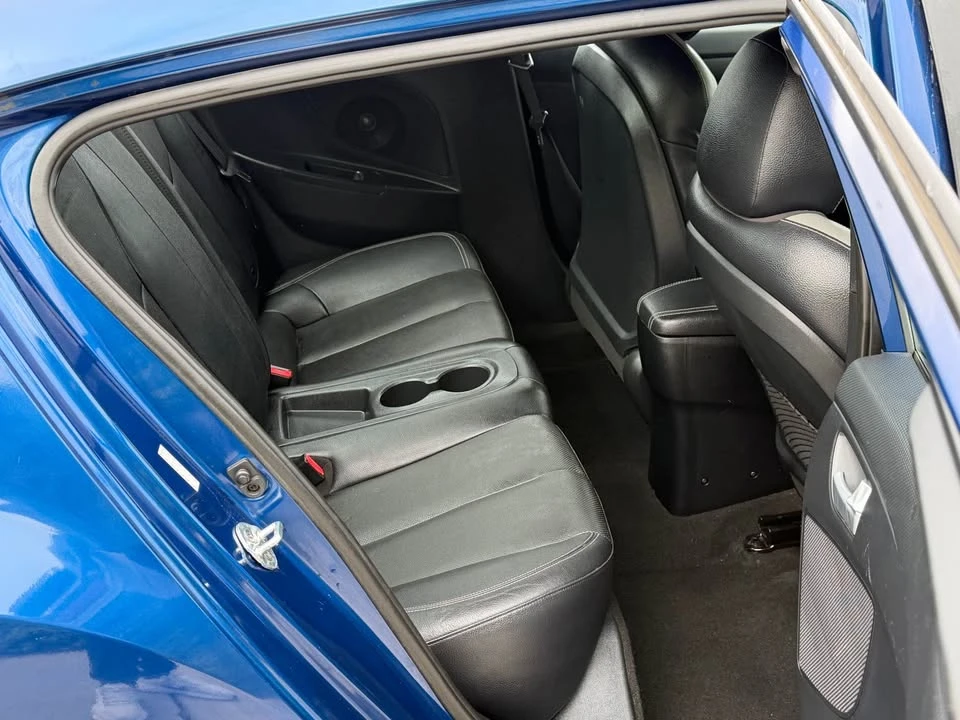 2016 Hyundai Veloster - Image 16 of 17
