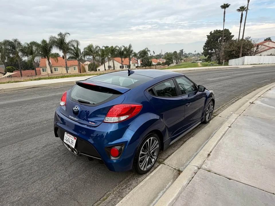 2016 Hyundai Veloster - Image 7 of 17