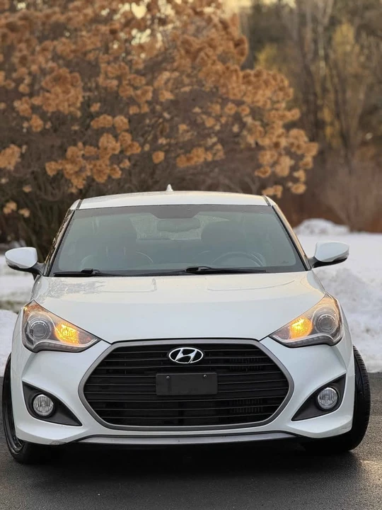 2016 Hyundai Veloster - Image 10 of 18