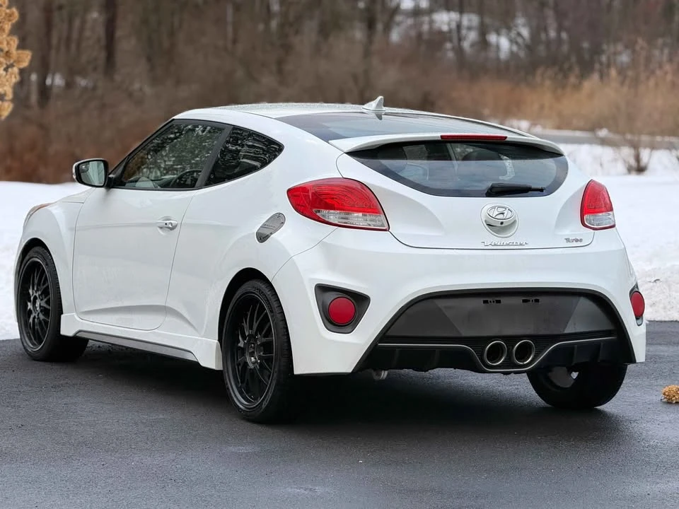2016 Hyundai Veloster - Image 8 of 18