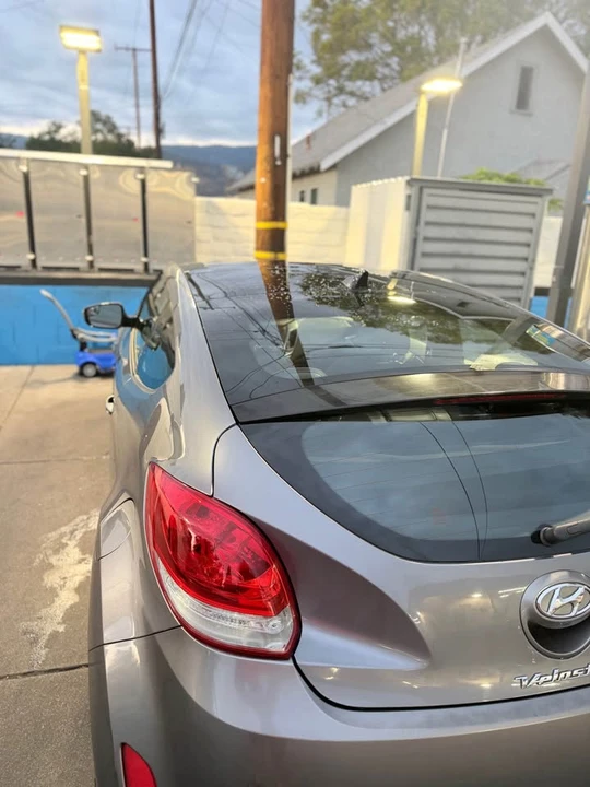2016 Hyundai Veloster - Image 2 of 7
