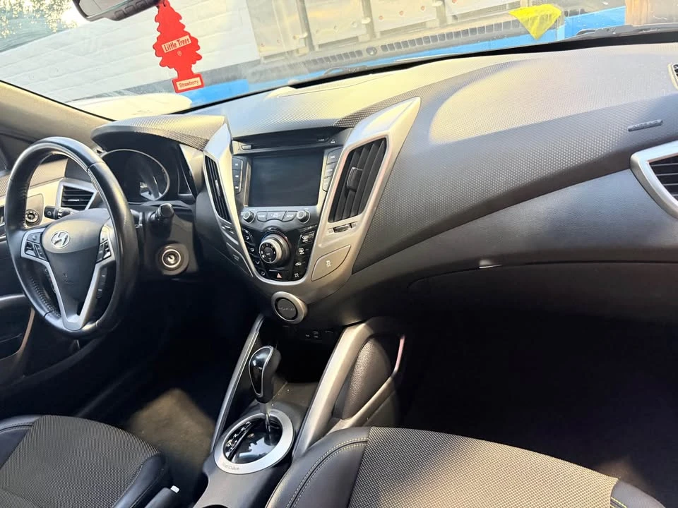 2016 Hyundai Veloster - Image 4 of 7