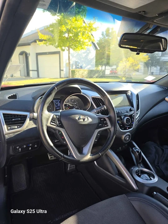 2016 Hyundai Veloster - Image 9 of 13