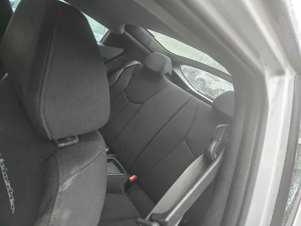 2016 Hyundai Veloster - Image 13 of 14