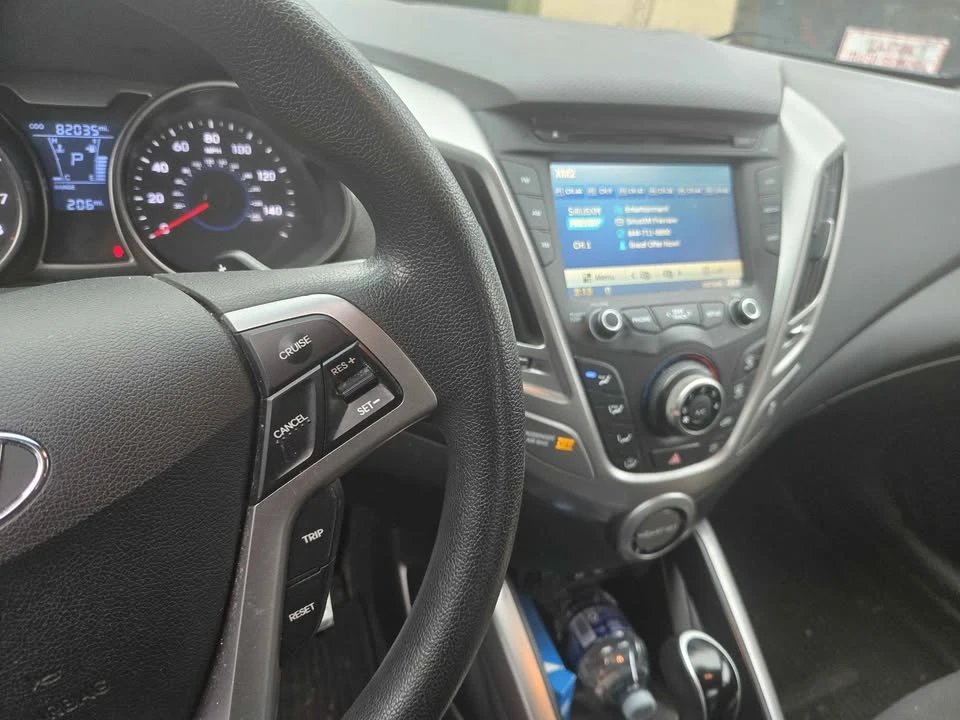 2016 Hyundai Veloster - Image 2 of 14