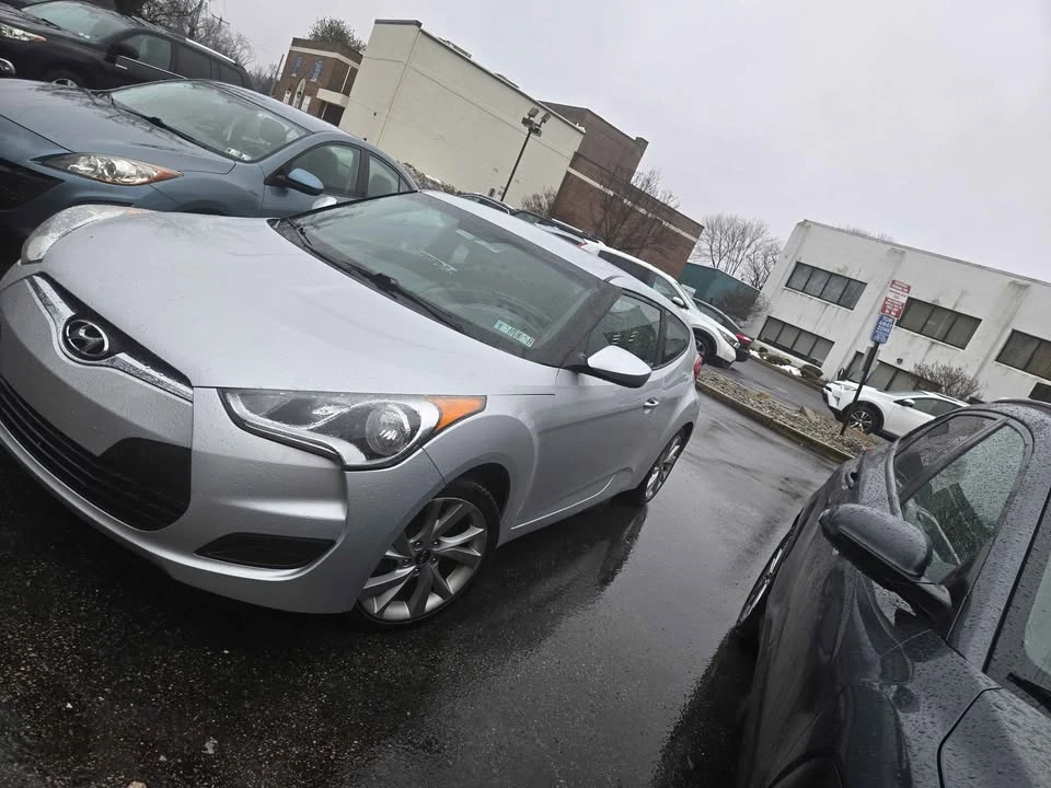 2016 Hyundai Veloster - Image 10 of 14