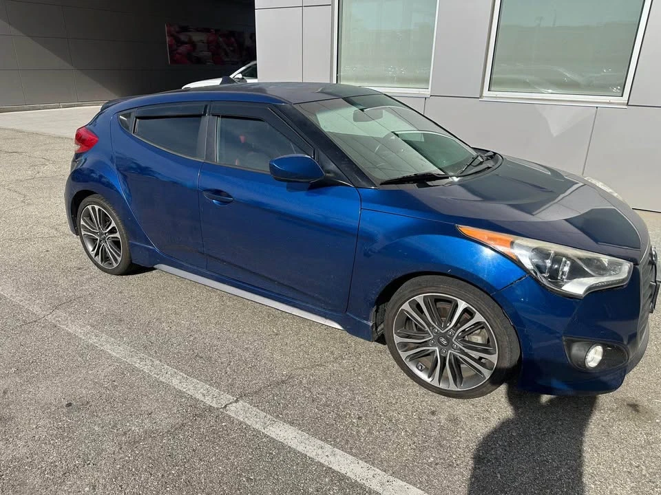 2016 Hyundai Veloster - Image 10 of 19