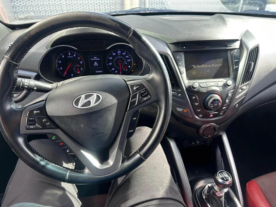2016 Hyundai Veloster - Image 13 of 19