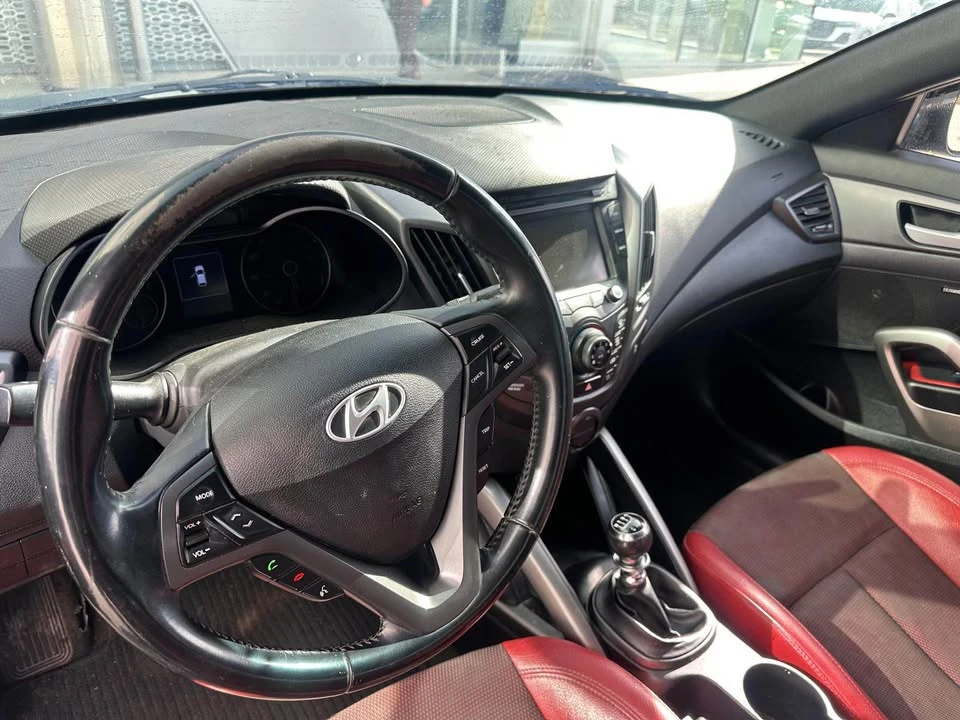 2016 Hyundai Veloster - Image 9 of 19