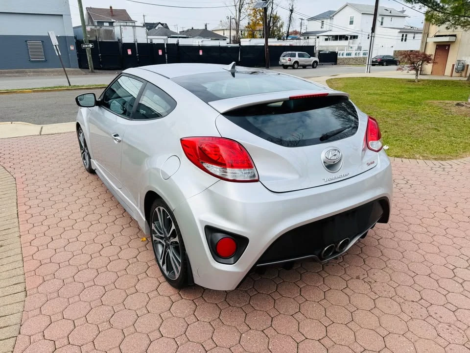 2016 Hyundai Veloster - Image 10 of 14