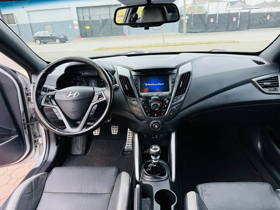 2016 Hyundai Veloster - Image 7 of 14