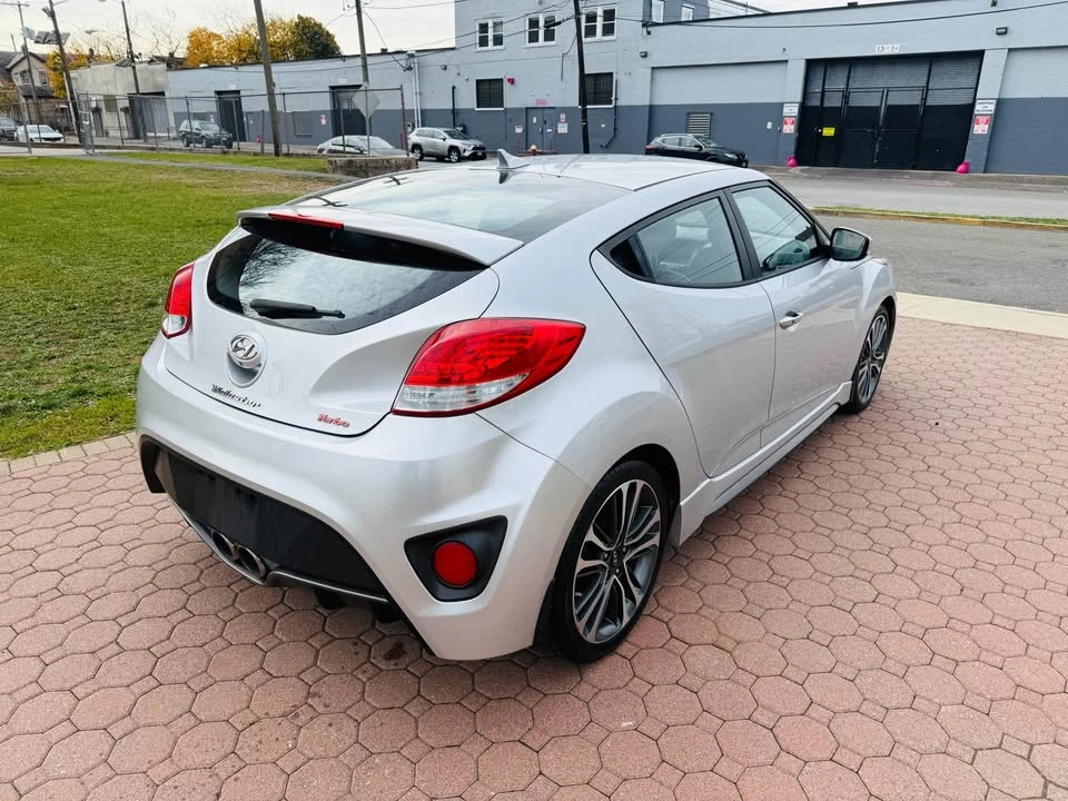 2016 Hyundai Veloster - Image 12 of 14