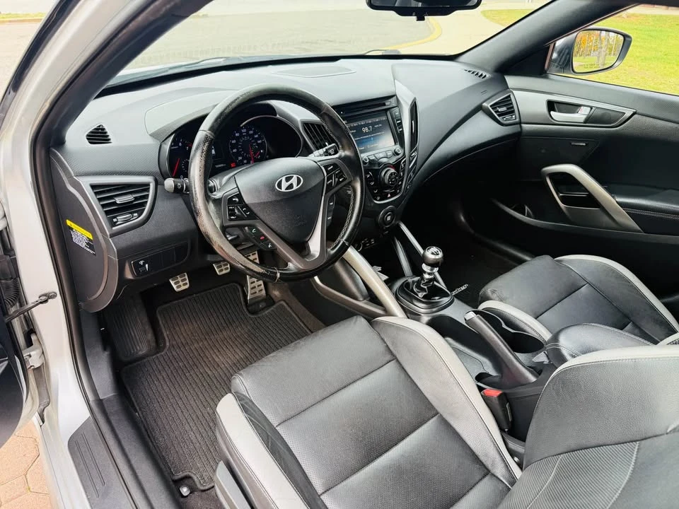 2016 Hyundai Veloster - Image 8 of 14