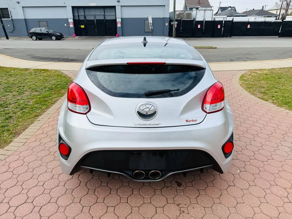 2016 Hyundai Veloster - Image 11 of 14