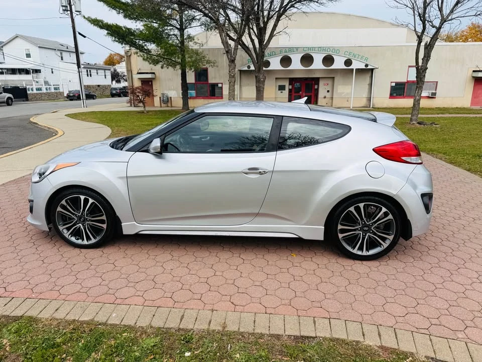 2016 Hyundai Veloster - Image 13 of 14