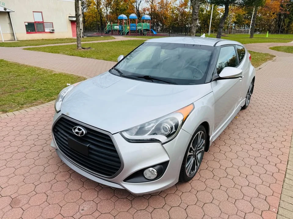 2016 Hyundai Veloster - Image 2 of 14