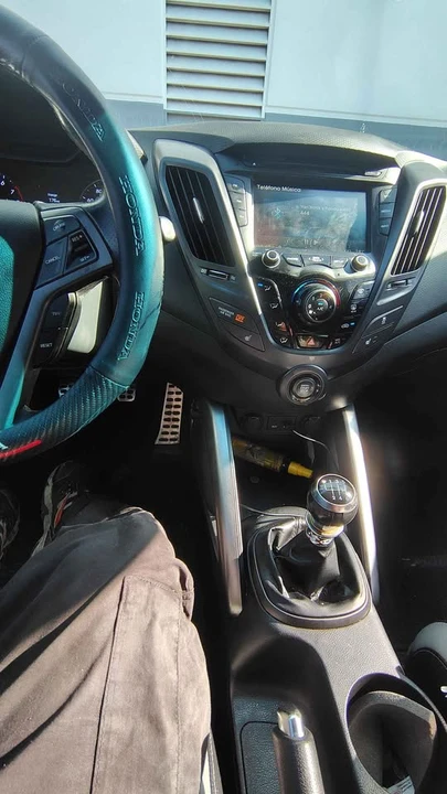 2016 Hyundai Veloster - Image 4 of 5