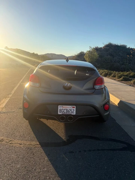 2016 Hyundai Veloster - Image 2 of 9
