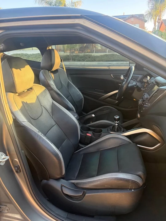 2016 Hyundai Veloster - Image 6 of 9