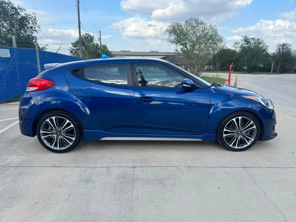 2016 Hyundai Veloster - Image 6 of 11